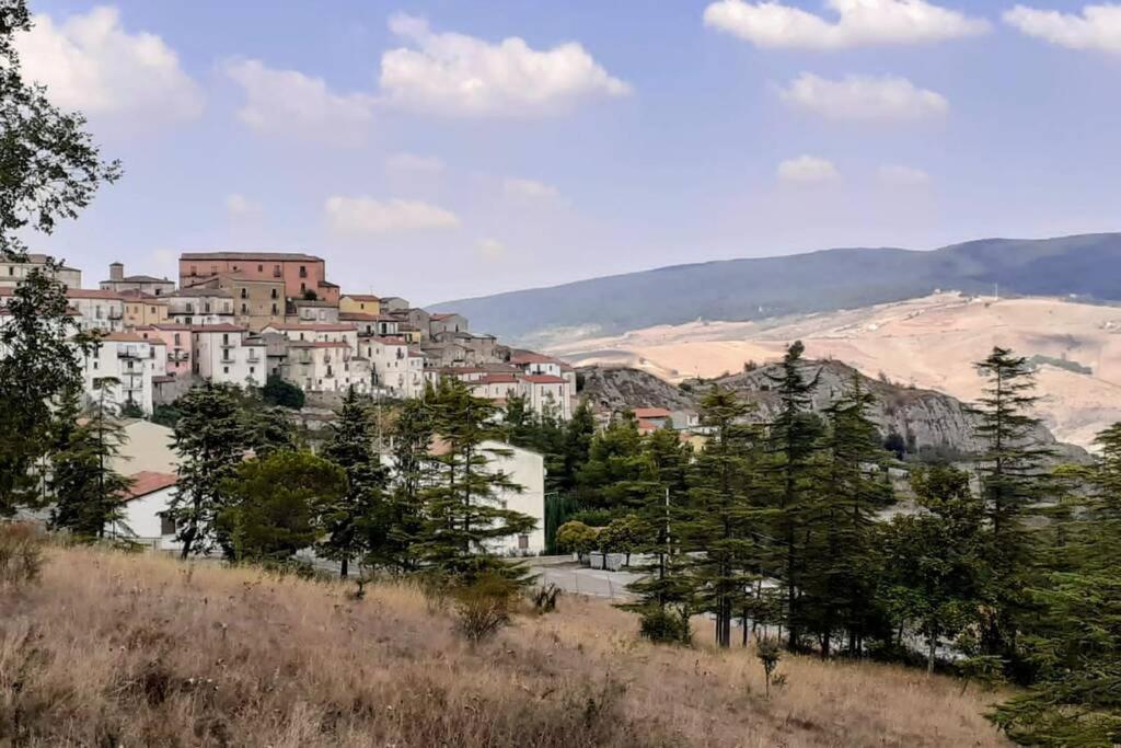 Le Origini Casa In Borgo Tipico Lucano Trivigno Kültér fotó