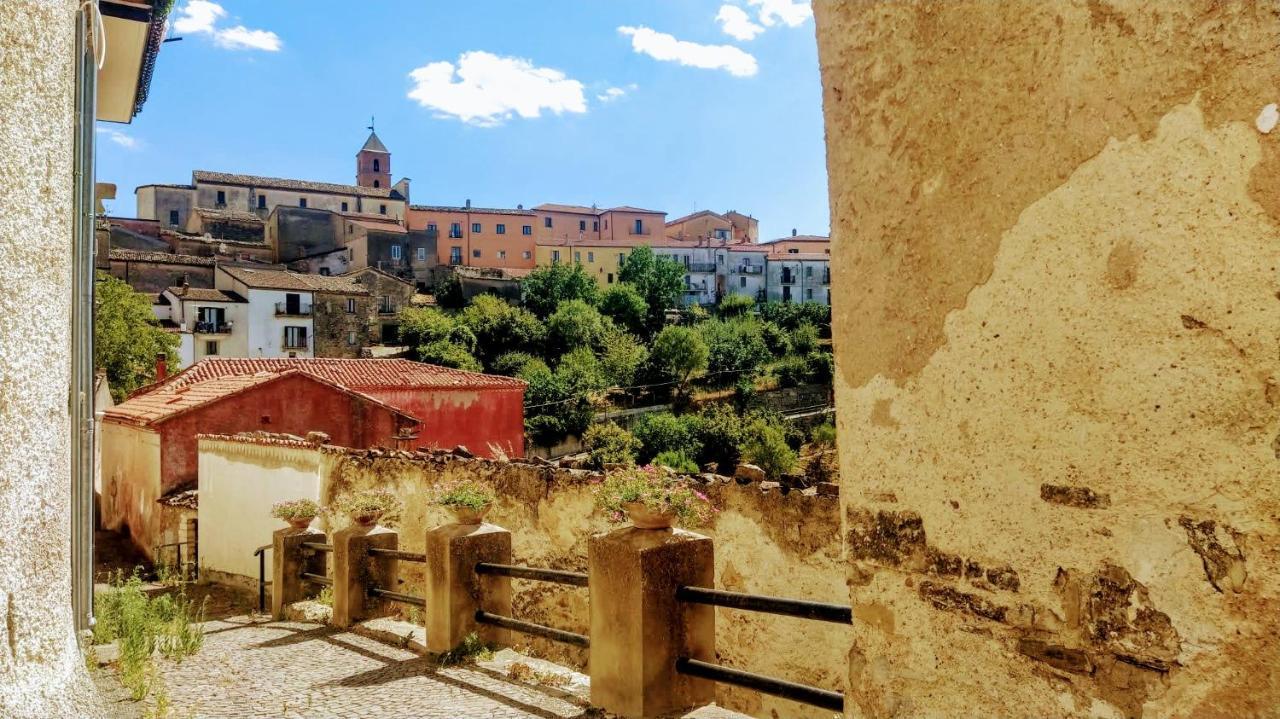 Le Origini Casa In Borgo Tipico Lucano Trivigno Kültér fotó